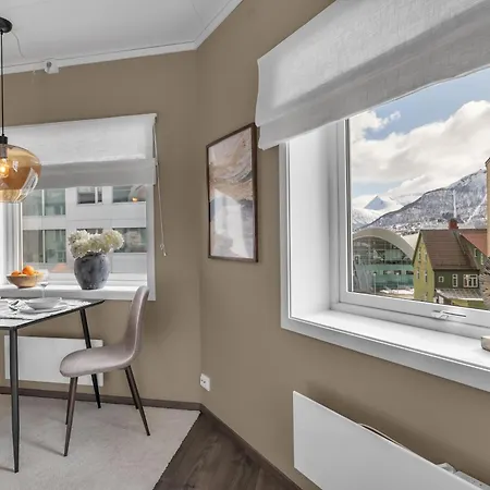 Center Furu With Mountain View! Appartement Tromsø