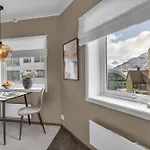 Center Furu With Mountain View! Apartman Tromsø